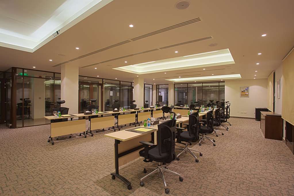 Golden Tulip Sharma Resort Удобства фото