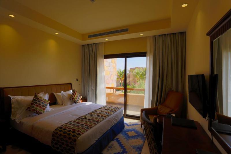 Golden Tulip Sharma Resort Экстерьер фото